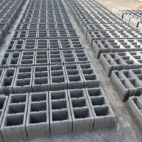 بلوک سیمانی همرا با کارگر و نیسان