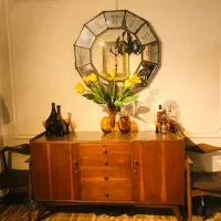 کنسول چوبی قدیمی امریکایی