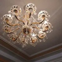 یک جفت لوستر کریستال