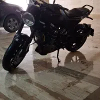 هاسکوارنا اسوارت پیلن ۲۵۰ مدل ۱۴۰۳