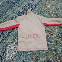 کاپشن|لباس|پیشوا, |دیوار