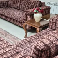 مبل راحتی 7 نفره و2 میز عسلی