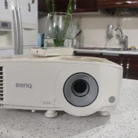 ویدیو پروژکتور و سیستم صوتی حرفه ای