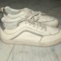 کتونی و صندل