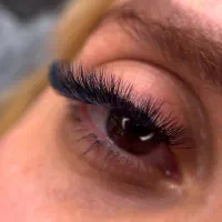 استخدام مژه کار