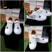 ک ف ش کفش|کیف، کفش، کمربند|کبودرآهنگ, |دیوار