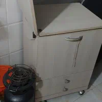 میزچرخ خیاطی و صندلی اهنی