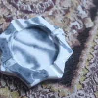 زیر سیگاری  و جای کلیدی