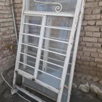 دو عدد پنجره یک در ۲