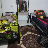 تخت خواب یک نفره دو عدد و آیینه