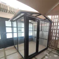 کانکس شیشه ای