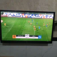تلویزیون ۵۵ اینچ LCD و دستگاه دیجیتال