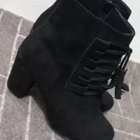 پوتین در حد نو|کیف، کفش، کمربند|تبریز, |دیوار