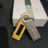 یک دستگاه کیف پول دیجیتالی ledger nano s|قطعات و لوازم جانبی رایانه|بناب, |دیوار