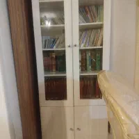 کتابخانه در شیشه ای ۴ طبقه