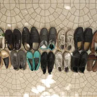 کفش زنانه و مردانه