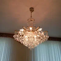 لوستر کاملاً سالم و تمیز بدون هیچ مشکلی