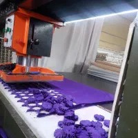 اپراتور برش دستگاه پرس هیدرولیک