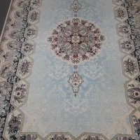 یک عدد فرش ۴ متری  بسیار تمیز در حد نو