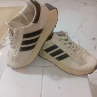 آدیداس سایز ۴۱|کیف، کفش، کمربند|رشت, معلولین|دیوار