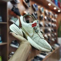 کفش و کتونی نایک وی تو کی nike v2k بسیار پرطرفدار