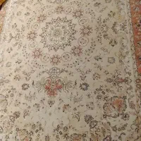 دوعدد فرش کرم نگین. پر قطر نخ
