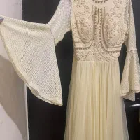 تعدادی پوشاک نو و در حد نو