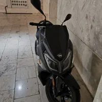 j200 مدل ۱۴۰۴ مشکی بسیار تمیز