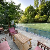 اجاره ویلا 900 متری لب آب باغبهادران.باغبادران