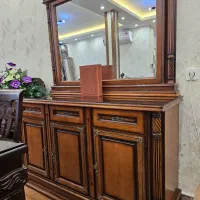 میز غذاخوری ۱۰ نفره و آینه کنسول در حد نو|میز و صندلی غذاخوری|ماکو, |دیوار