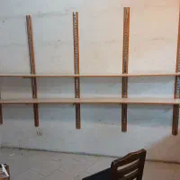طبقه و رگال برای لباس . میز پیشخوان
