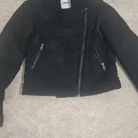 کاپشن وکت|لباس|سربیشه, |دیوار