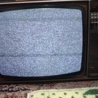 یک  عدد  تلویزیون اتیقه فیلیپس