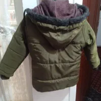 کاپشن|کفش و لباس بچه|جونقان, |دیوار