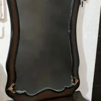 میز و آینه سالم و تمیز