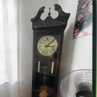 ساعت ایستاده چوبی تمیز