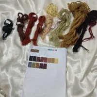 دار تابلوفرش با دو نقشه و نخ و وسایل