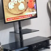 میزتلویزیون شیشه ای