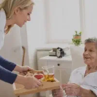 نیازمندپرستار همخانه جهت سالمند خانم