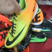 کفش سالنی و چمنی