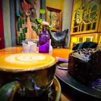 ویتر سالن دار خانم و آقا