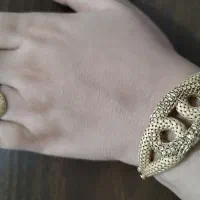 مقداری طلا با وزنهای مختلف