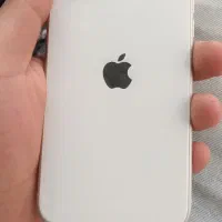 ایفون ۱۱ معمولی