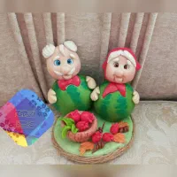 مجسمه و استیکر های یلدایی