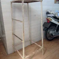 چهار پایه فلزی