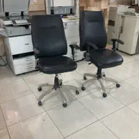 دو عدد صندلی مهندسی برای دفتر و شرکت
