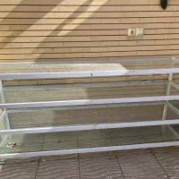 دو عدد ویترین شیشه ای و یک عدد جا جورابی