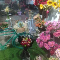کار در گل فروشی