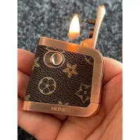 فندک بنزینی اتومات هانست طرح کیف چرم تهران زیپو|کلکسیون و سرگرمی|تهران, مهران|دیوار