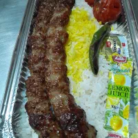 تهیه و توزیع غذای طاقبستان با بیش از ۲۰ سال سابقه